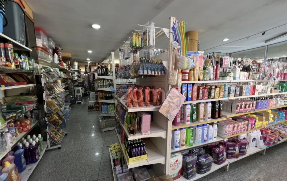 Trespasse loja conveniencia Valadares com mais de 25 anos