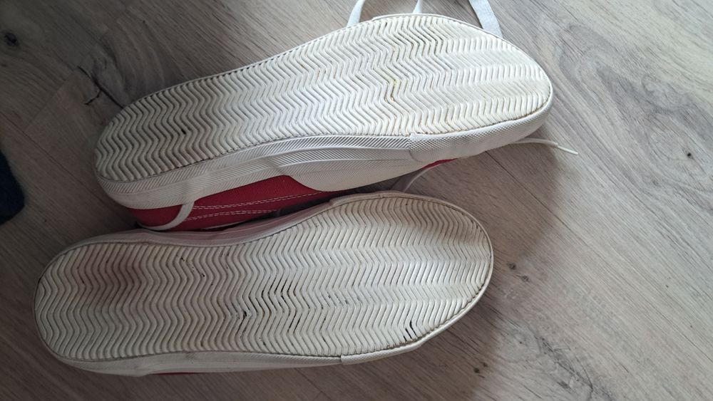 Tramki buty sportowe czerwone roz. 39