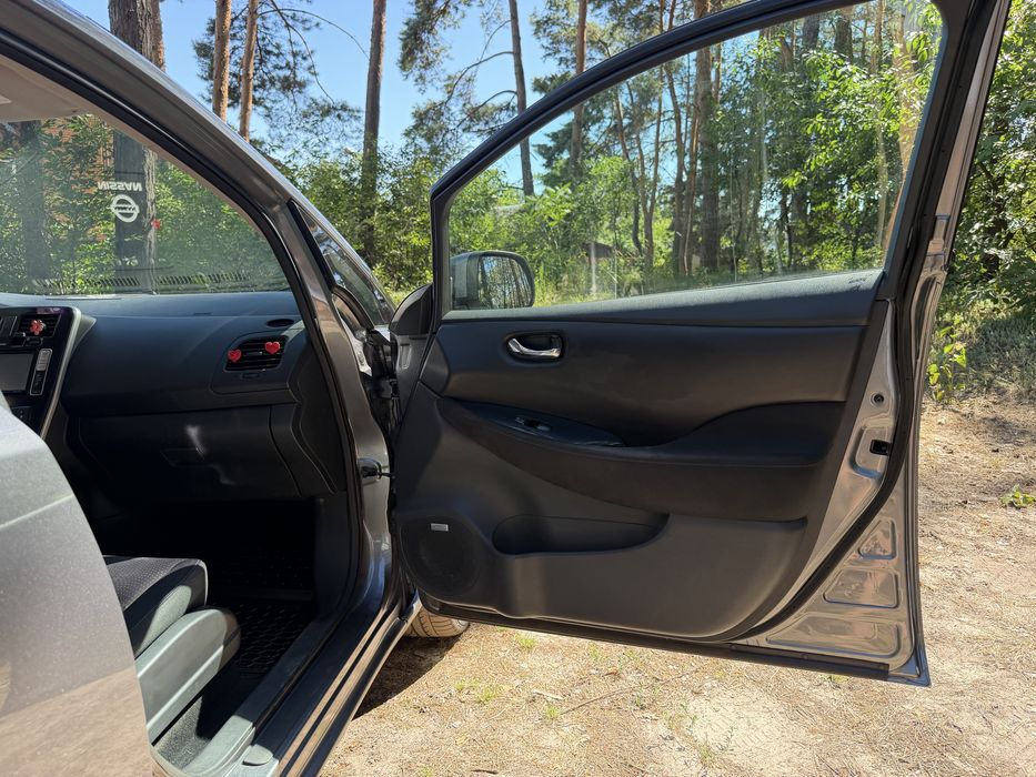Електроавтомобіль Nissan Leaf 2015