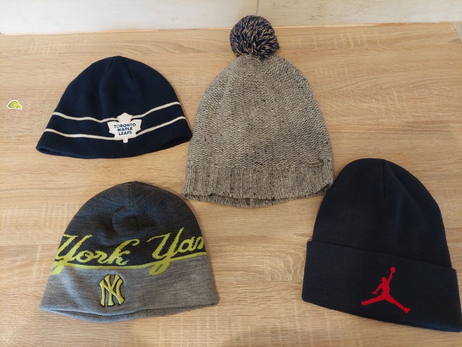 Зимовi шапки (Toronto Maple Leafs, Levis, New York Yankees, Jordan)