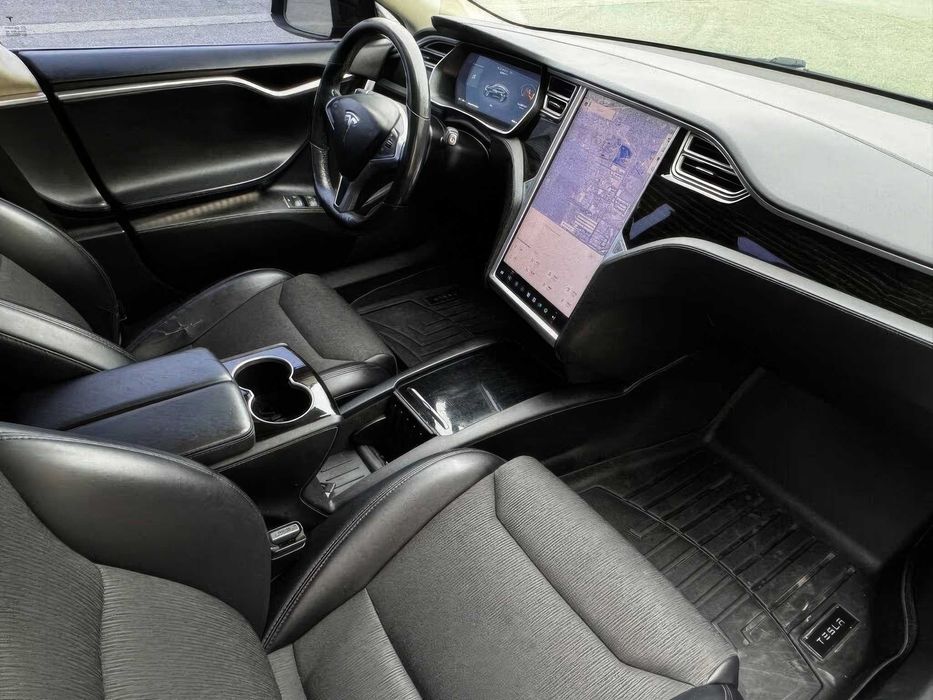 Tesla Model S 100D      2017