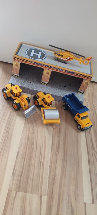 Samochodziki, autka budowlane z garażem