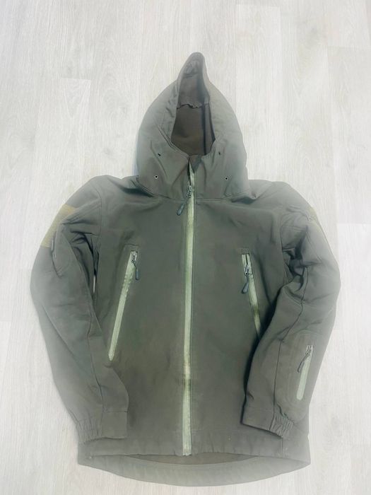 Флиска,термо-білизна,берці,носки,є курточка,бушлат,штани