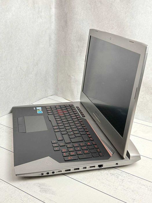 ASUS ROG G752VT  i7 6700HQ GTX 970 3gb  16ram ssd 256 HDD 1TB