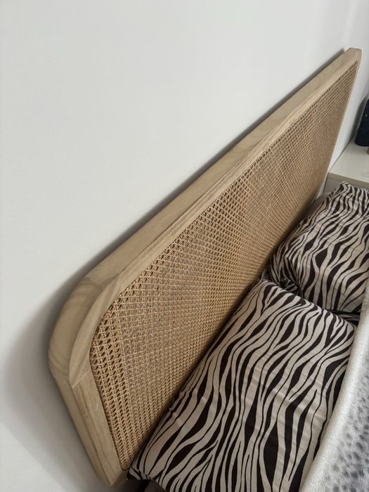 Cabeceira de cama e mesa cabeceira conjunto