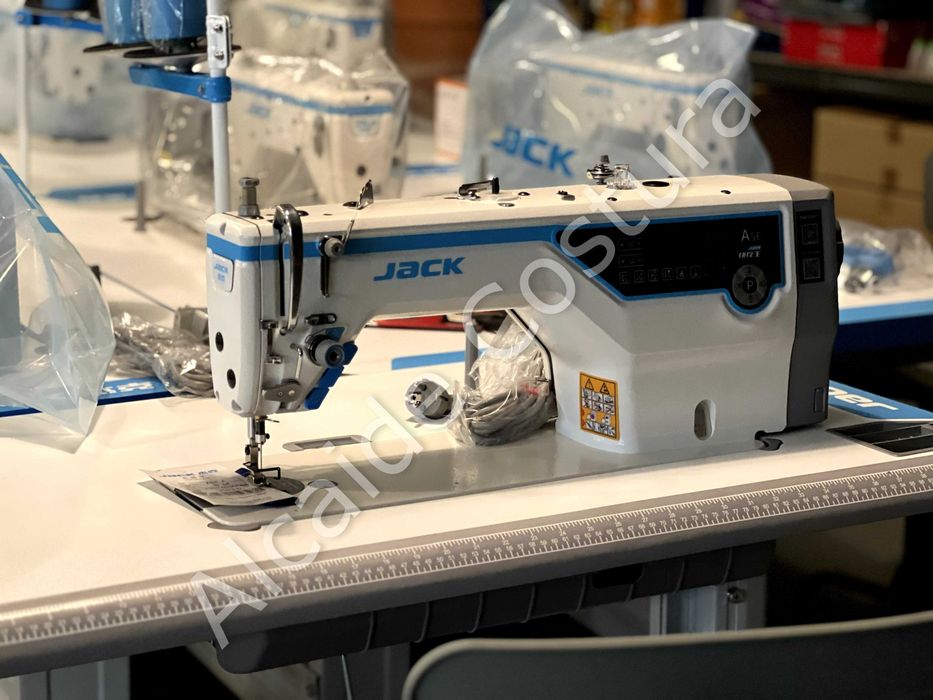Máquina de costura industrial JACK A5E-A