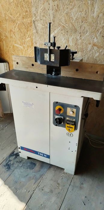 Frezarka dolnowrzecionowa