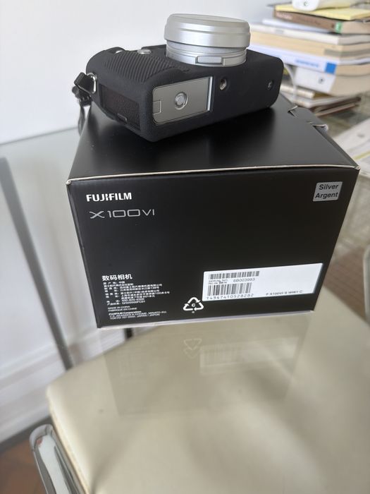 Fujifilm x100vi silver usada apenas 1 vez com fatura