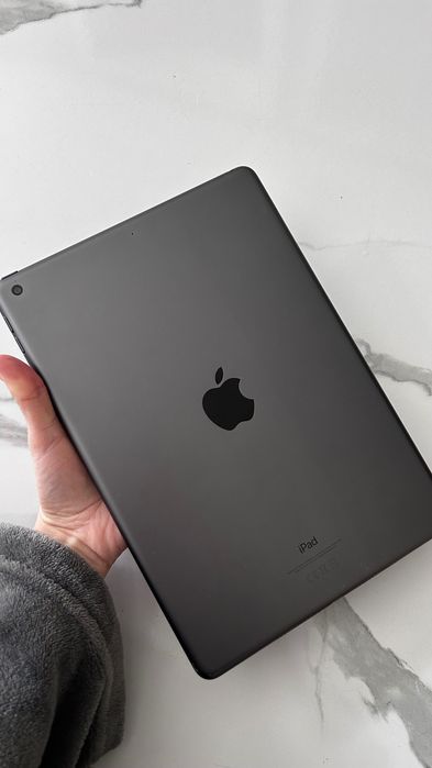 Продаю Apple iPad 7