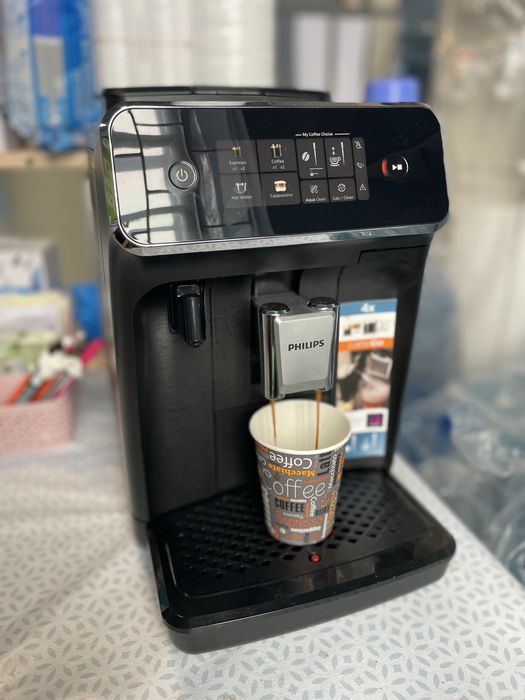 Кавомашина Philips Series 2200 LatteGo на гарантіі