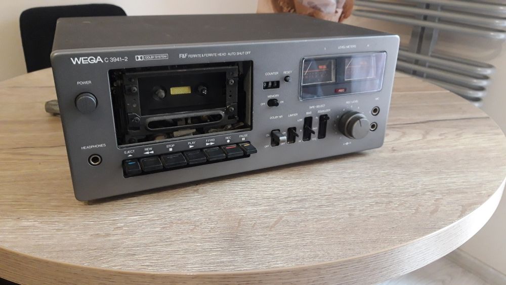 Kultowy magnetofon Deck WEGA c3941-2