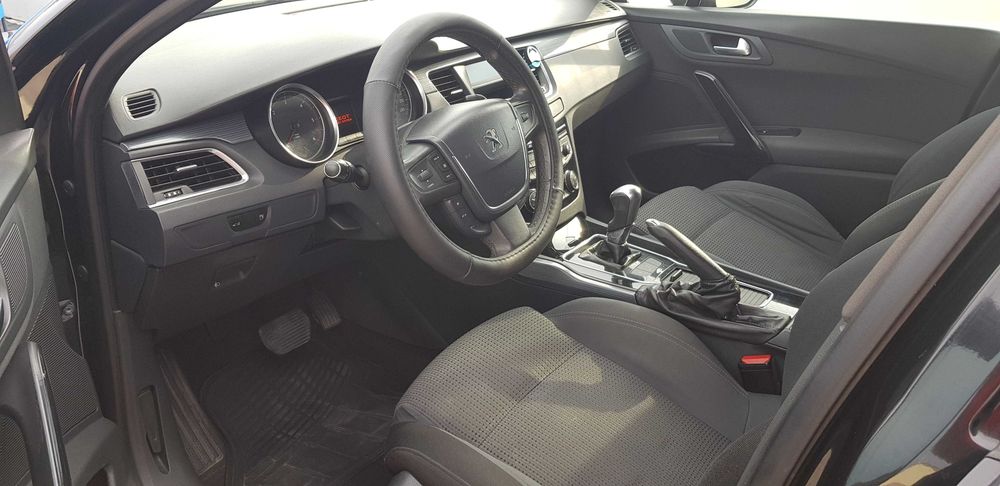 Peugeot 508 1.6HDi com pequeno defeito