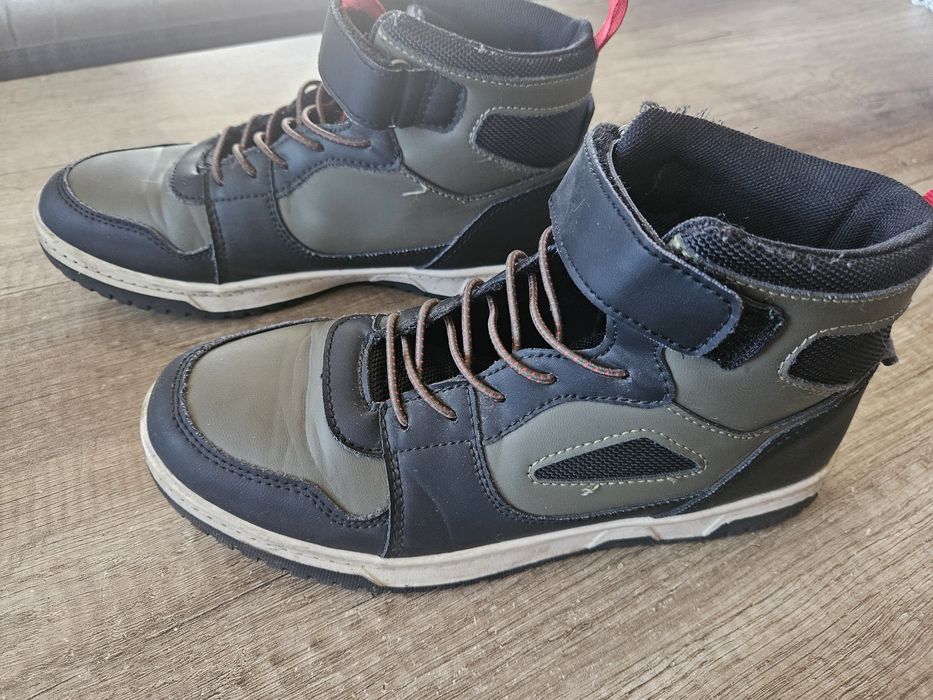Sneakersy z rzepami r. 37