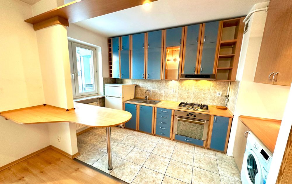 Kabaty-1pok-38m-Metro Kabaty-Dembego-b,ciche-duży balkon-winda-piwnica