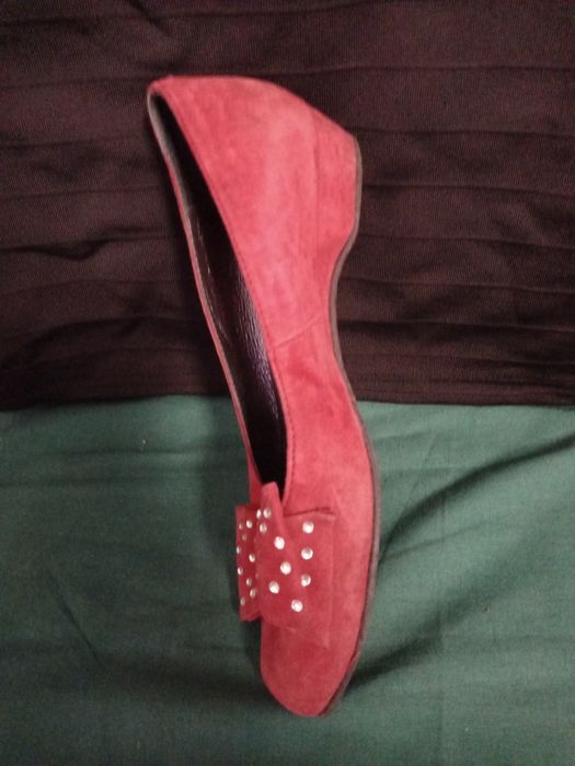 Sapatos em pele de época