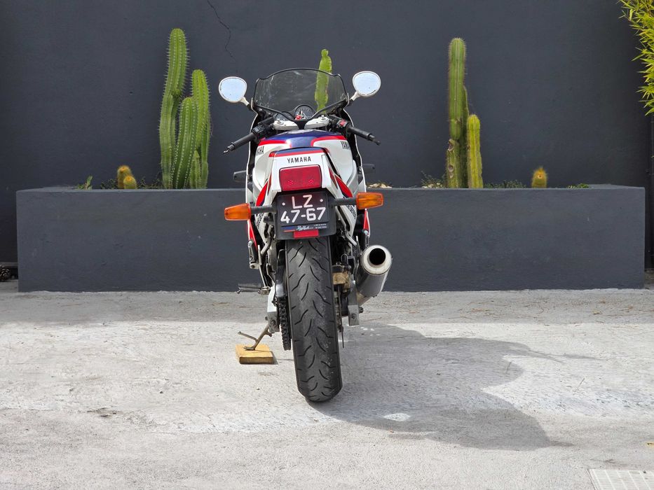 Yamaha FZR 1000 Genesis – 1987  Clássico de Coleção