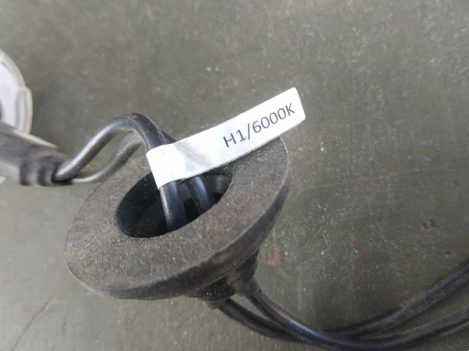 Продам лампу ксенон на ваз 2111,2110,2112