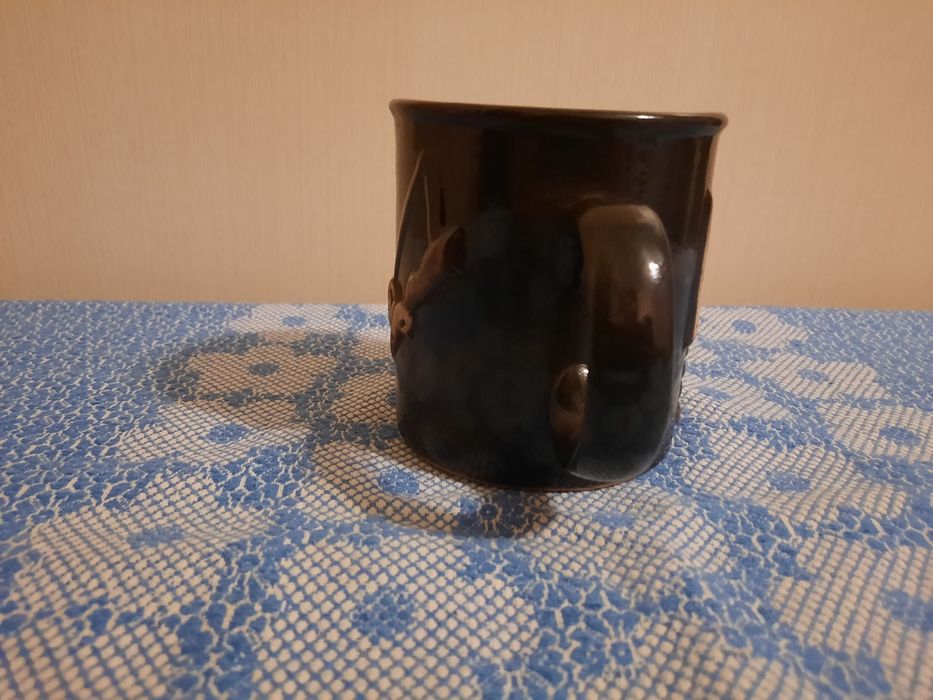 Чашка криївка горнятко черная