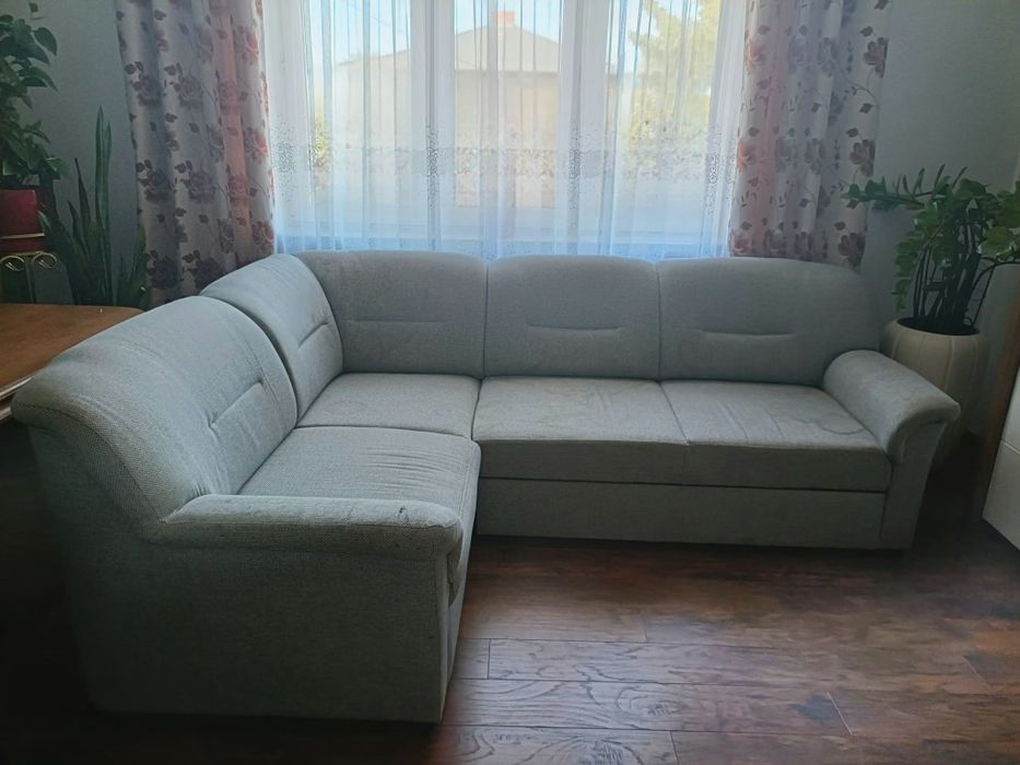 Szara narożna kanapa