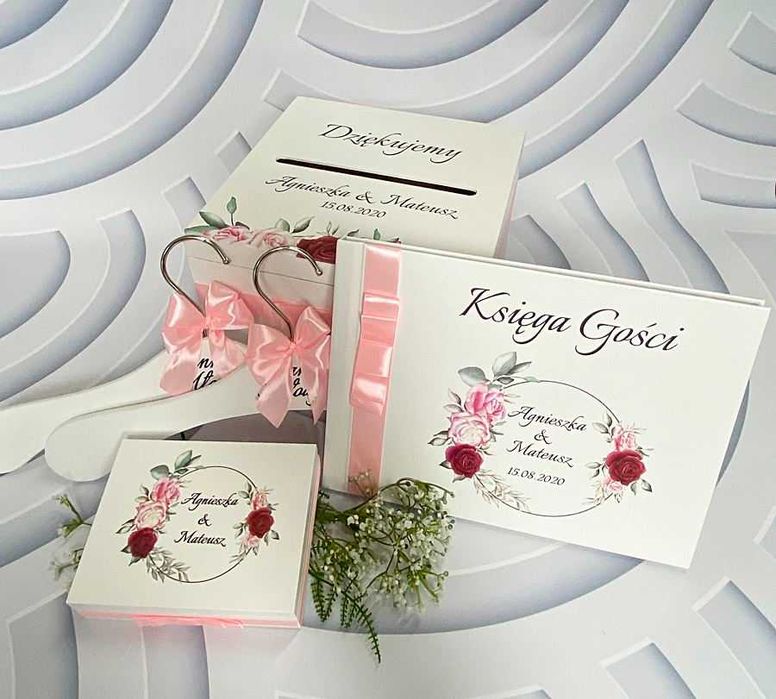 Pudełko na obrączki koperty wieszaki księga gości z grafiką