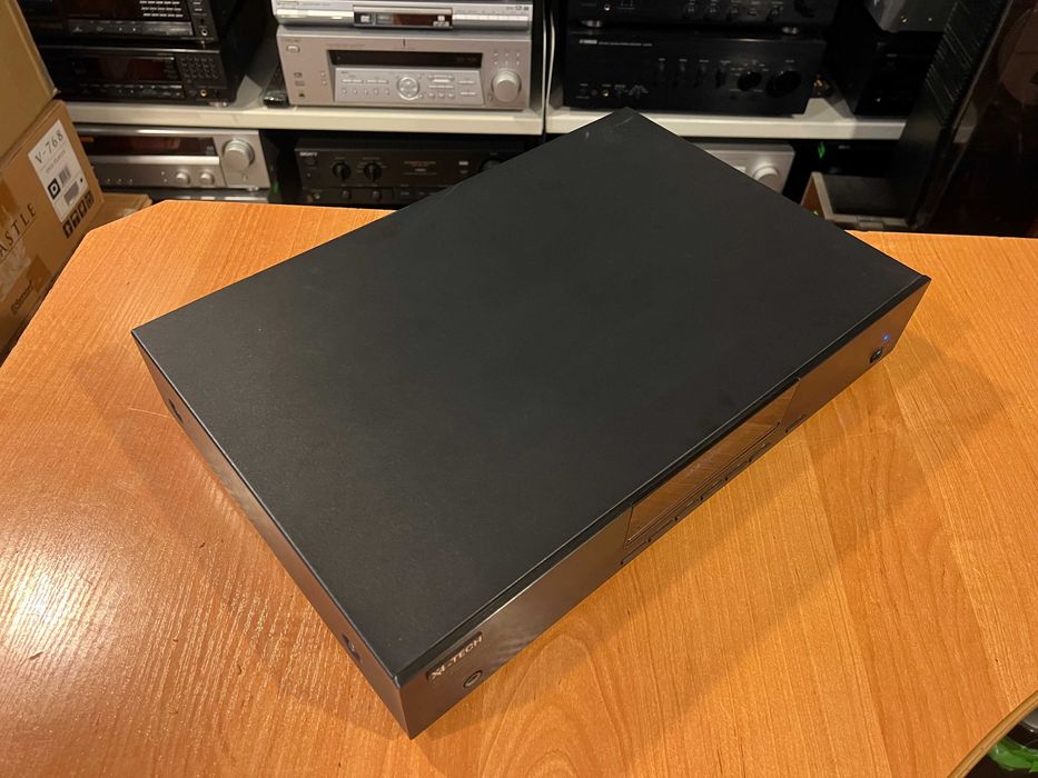 Odtwarzacz płyt CD X4-TECH CD-1200M Audio Room