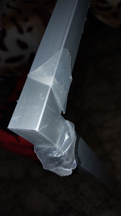 Дзеркало настінне в алюмінієвій рамі