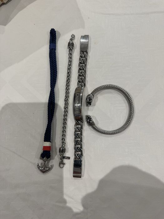Pulseiras  em aço