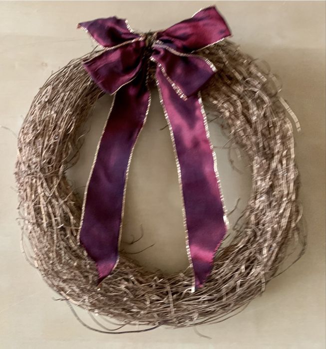 Świąteczny wieniec lwianek na drzwi