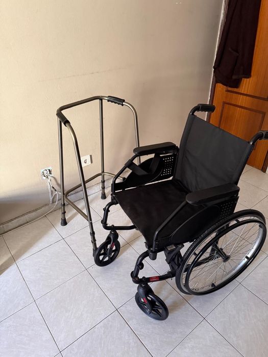 Cadeira de rodas e Andarilho