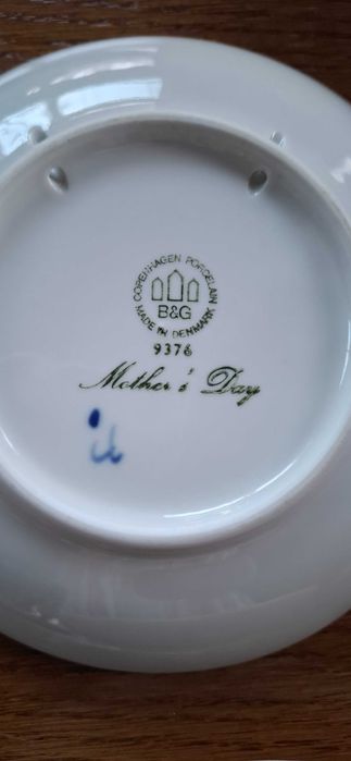 Patera B&G 1974 rok Niedźwiedź polarny