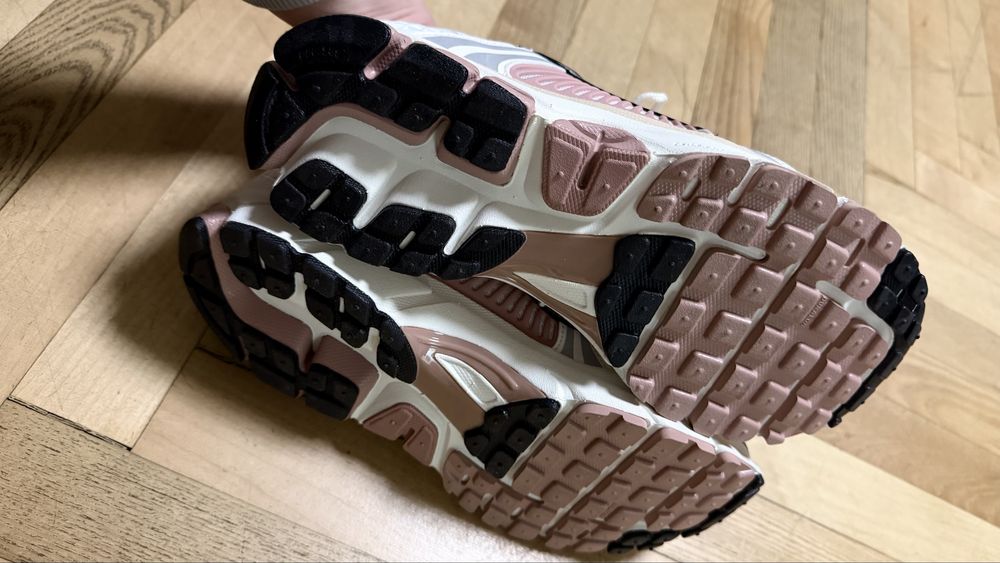 Nike w vomero 5