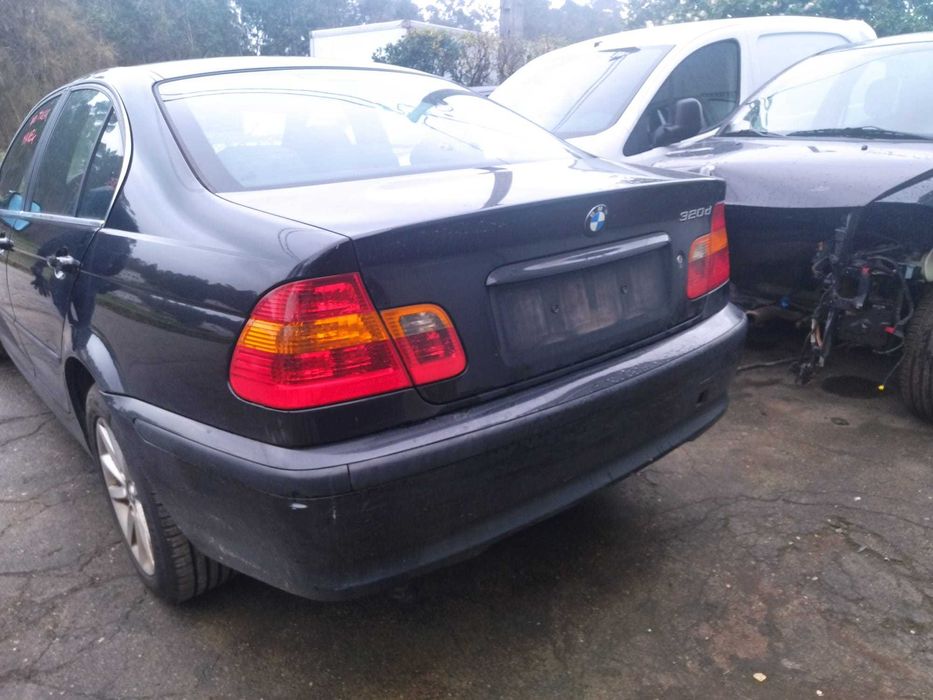 BMW Serie 3  320 D 2004 | PARA PEÇAS |