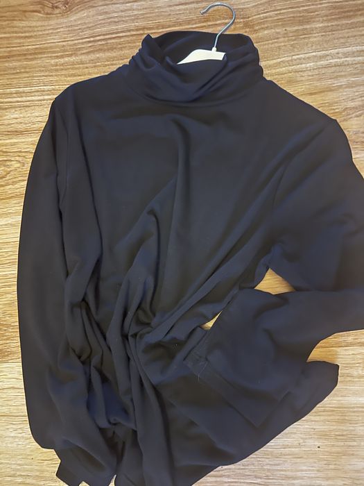 Bluzka damska z fantazyjnym golfikiem