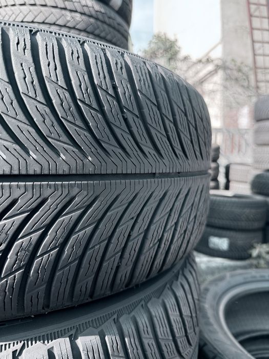 235 50 19 Michelin Pilot Alpin 5 80% Шини Зима