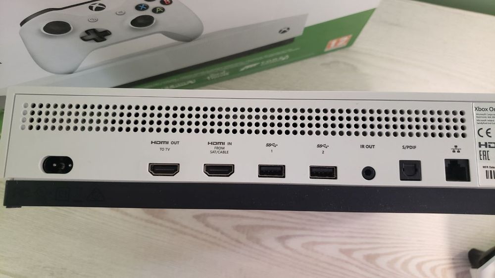 Ігрова приставка Xbox one s 1T