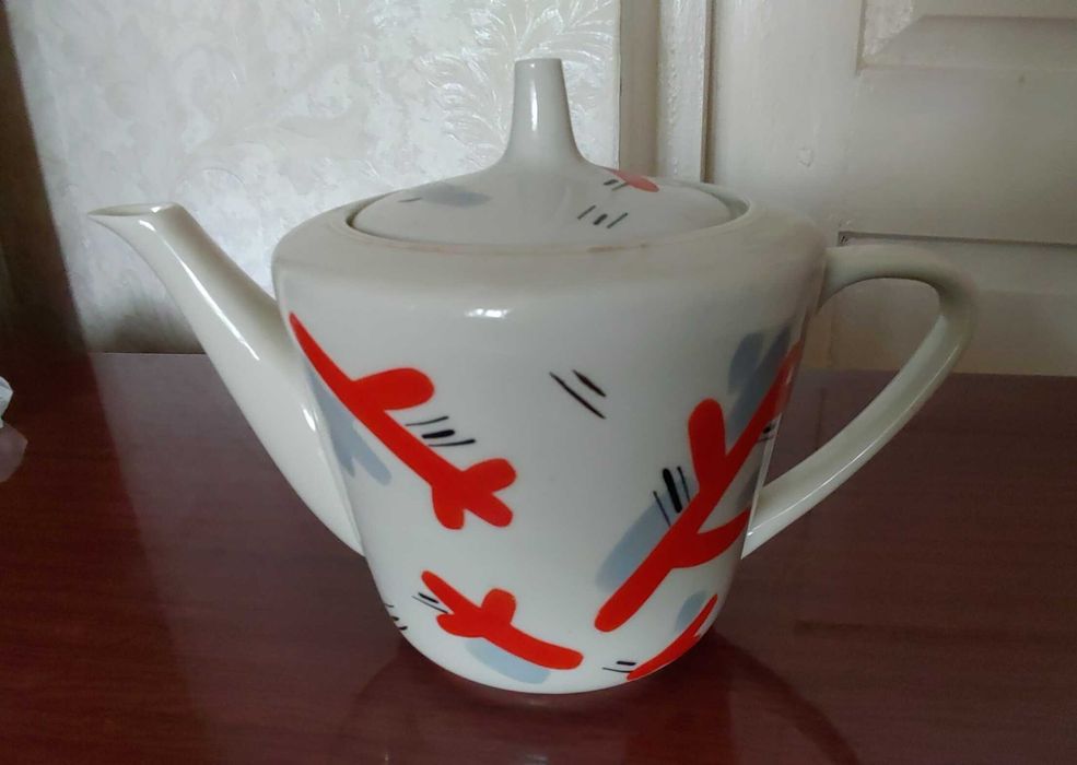 Чайник фарфоровий, заварочник.