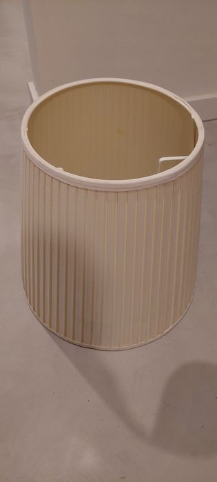 Abajur branco redondo