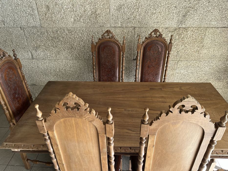 Mesa de sala com 6 cadeiras