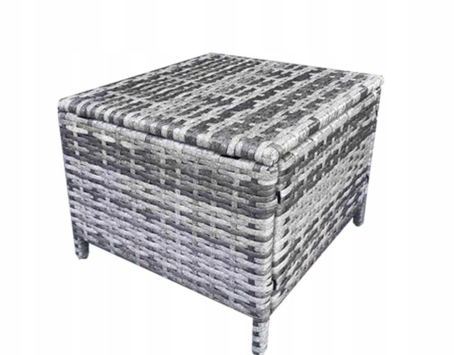 Dwie pufy ogrodowe w idealnym stanie