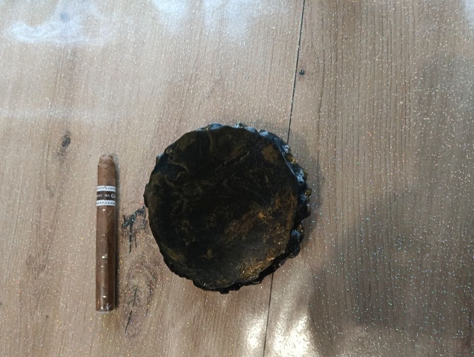 Popielniczka z żywicy