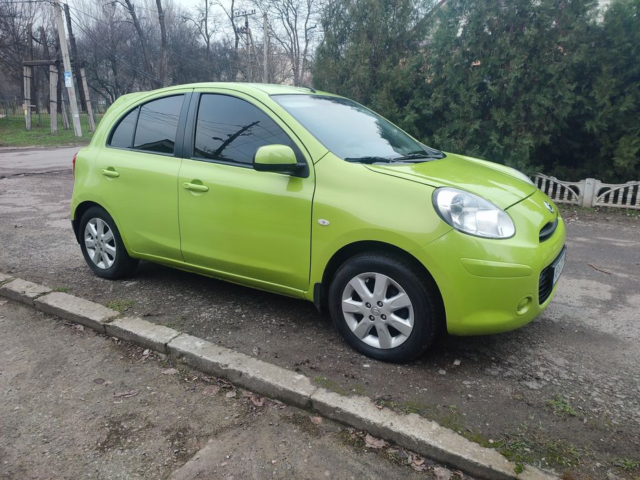 НИССАН МИКРА 2013г АВТОМАТ авто в отличном состоянии.