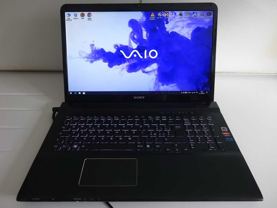 Идеал Игровой ноутбук SONY Vaio 17.3 i3-3110M 8GB 750GB Radeon HD 7600 2gb Win10 ОБСЛУЖЕН
