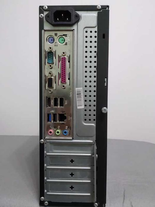 PC Desktop / 2.4 GHz / 4 GB RAM / 240 GB SSD64354260520833122