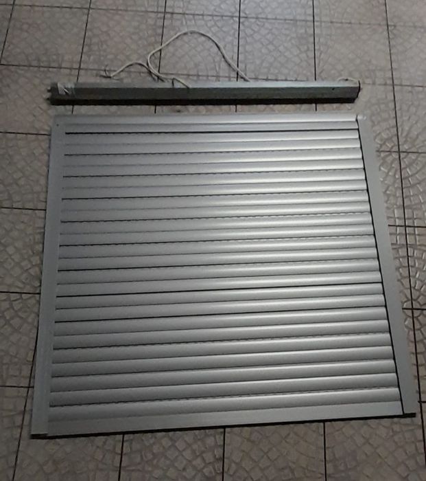 Estore Elétrico em alumínio em Bom Estado