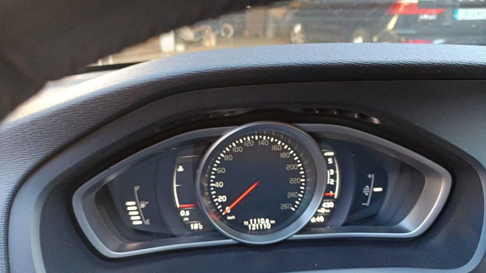 Carro Volvo V40