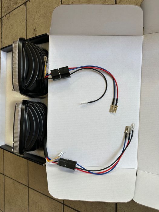 Reflektory LED 7x6 / 5x7 – komplet 2 szt. – NOWE