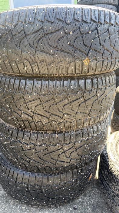 265/65/17 Pirelli Ice zero