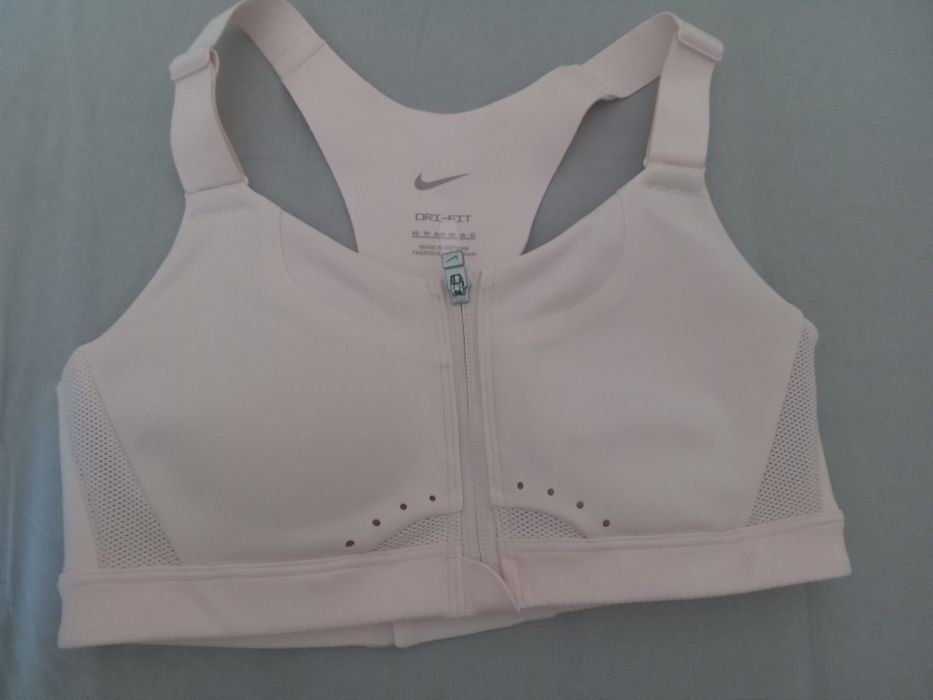 Top esportivo rosa nike.