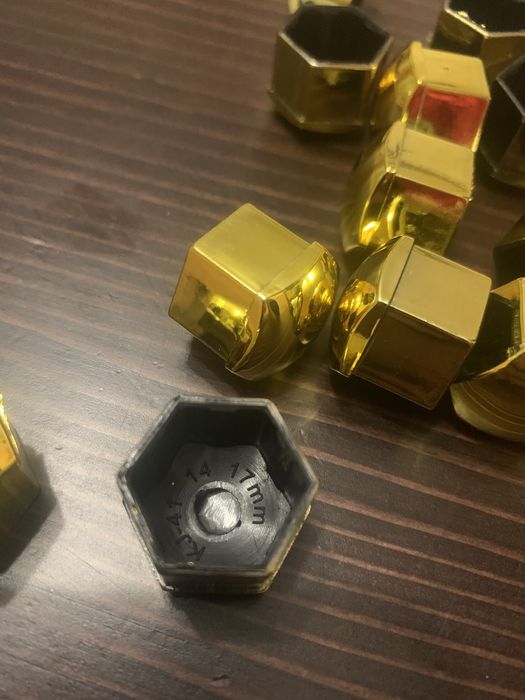 Ковпачки на колісні болти 17мм.Золото. (20шт+знімач)