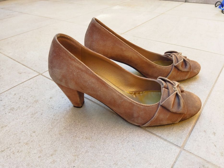 Sapatos de camurça em pele, da Bianca